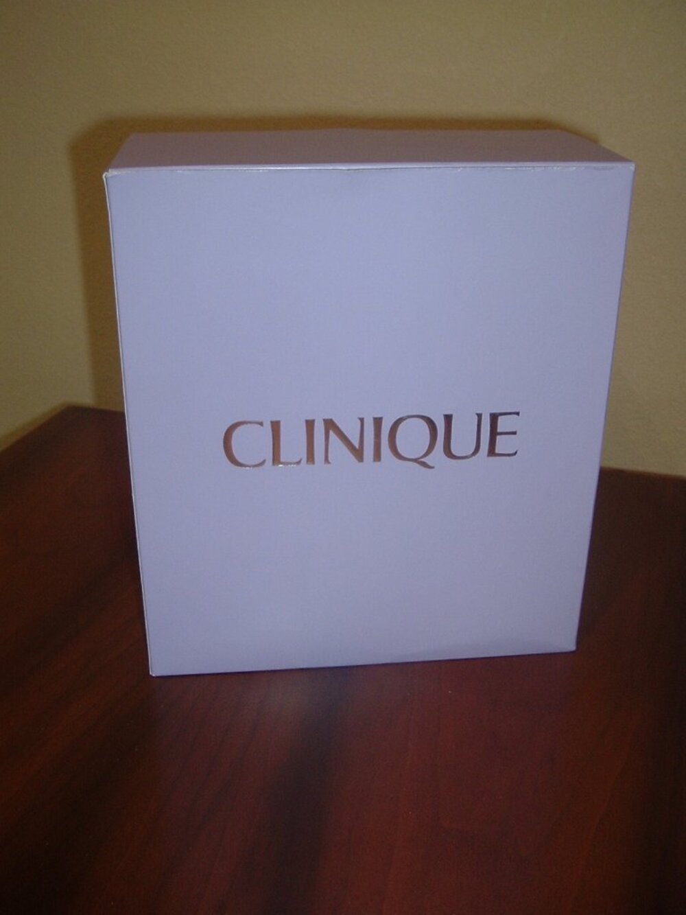 Clinique Gift Set 8 Pc (Large sizes+travel sizes) Facial soap, Clarifying, Moist - Picture 3 of 8